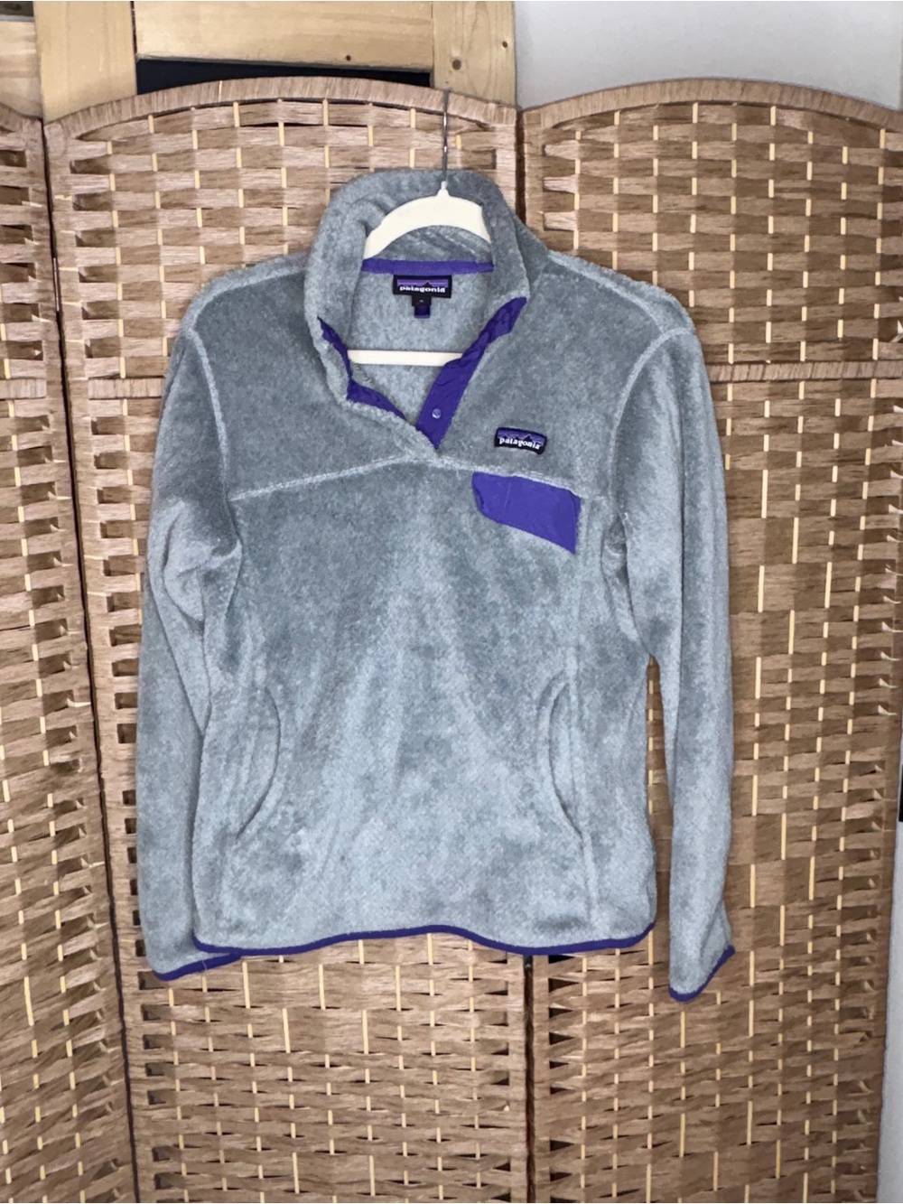 Patagonia Quarter-Snap Gray Fleece Pullover with Purple Trim - worn once! Size M